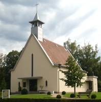 Quelle: Friedensgemeinde Bild: Foto der Friedenskirche vor dem Umbau, d.h. ohne Gemeindesaal.